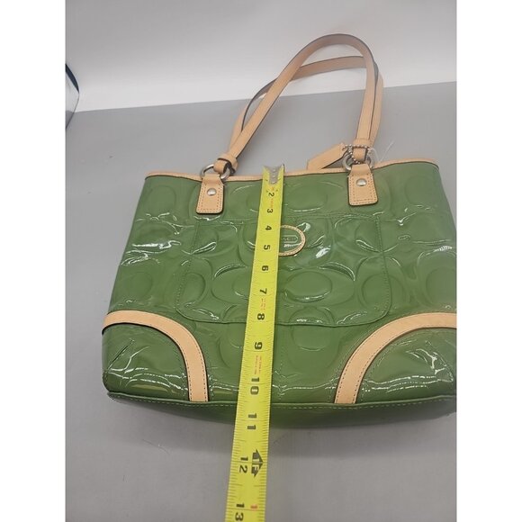 COACH F22322 PEYTON Embossed Green Medium Purse / Hand Bag Flaw - Picture 3 of 11